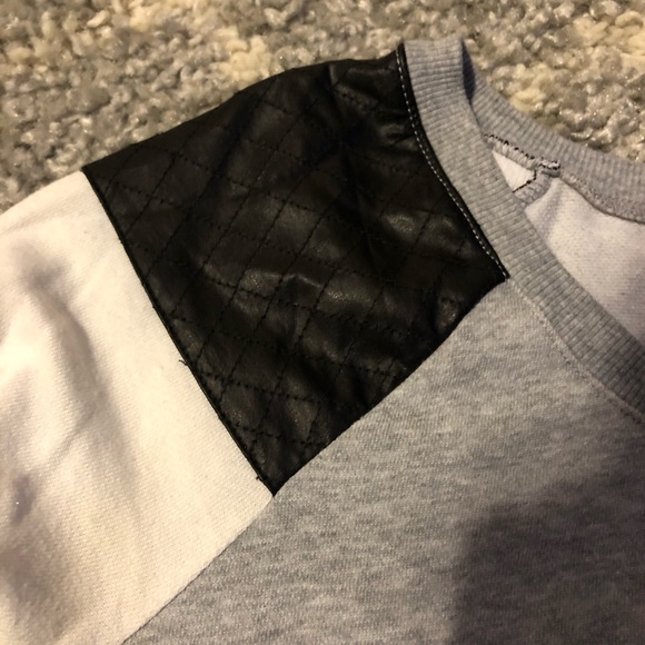 Guess Top - Picture 3 of 4